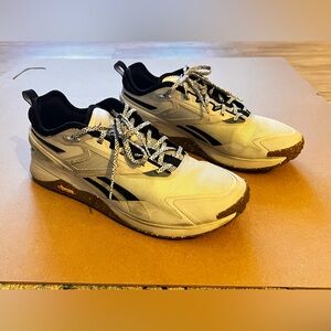 Reebok Men's White and Black Athletic Running Shoes